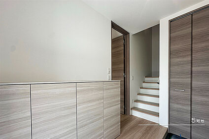 5号地 階段・廊下