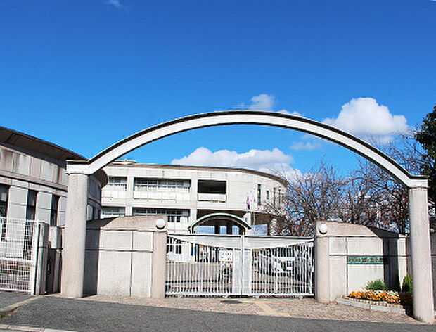 香芝市立旭ケ丘小学校