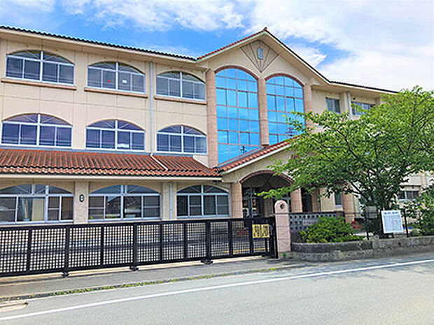 津市立誠之小学校