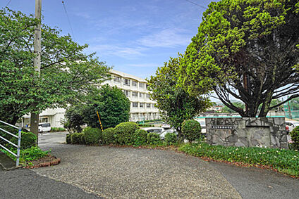 徳島市南部中学校 約1360m