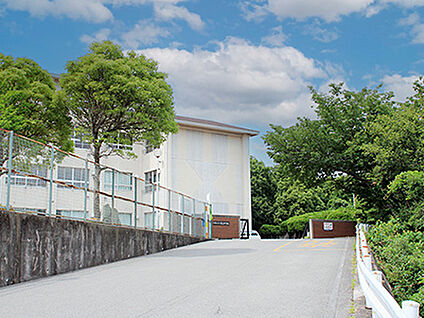 貴志中学校 約2850m