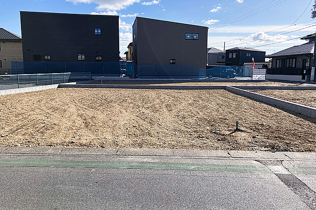 【B号地 外観】名鉄広見線「日本ライン今渡」駅まで徒歩10分圏内の立地。  195m2超と、ゆとりある広さ。  自由