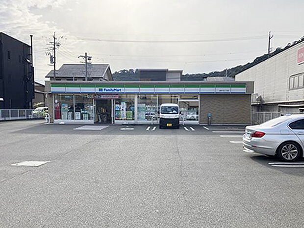 ファミリーマート静岡大岩2丁目店