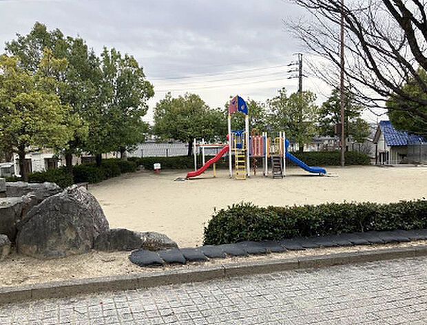 東新公園