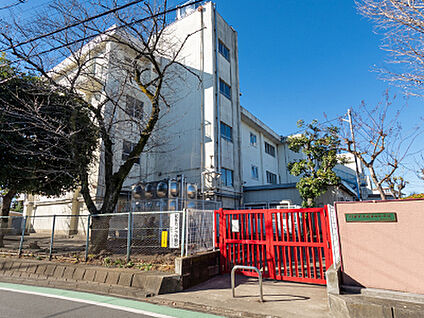 町田市立南第四小学校 約480m