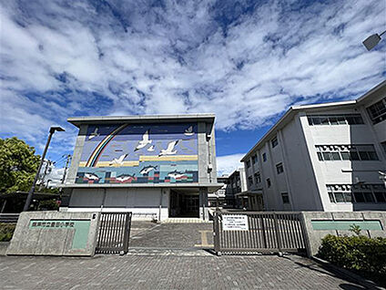 焼津市立豊田小学校 約520m