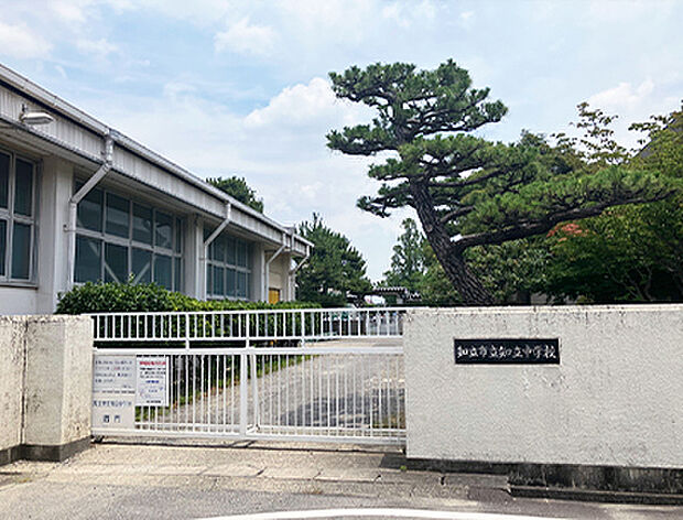 知立中学校