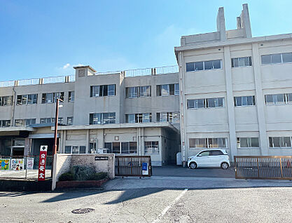 神田小学校 約720m