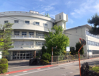 朝日小学校 約1240m