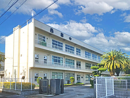 西部中学校 約1660m