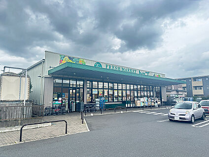 トップフレッシュマーケット江戸川台店 約90m