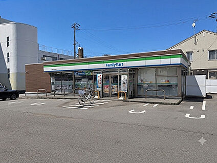 ファミリーマート盛岡津志田南店 約700m
