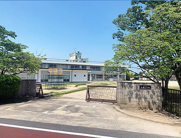 芸濃小学校