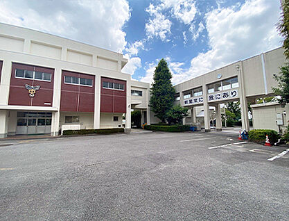 刈谷南中学校 約2030m