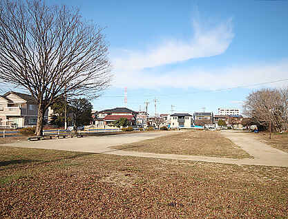 梅ヶ丘公園 約280m