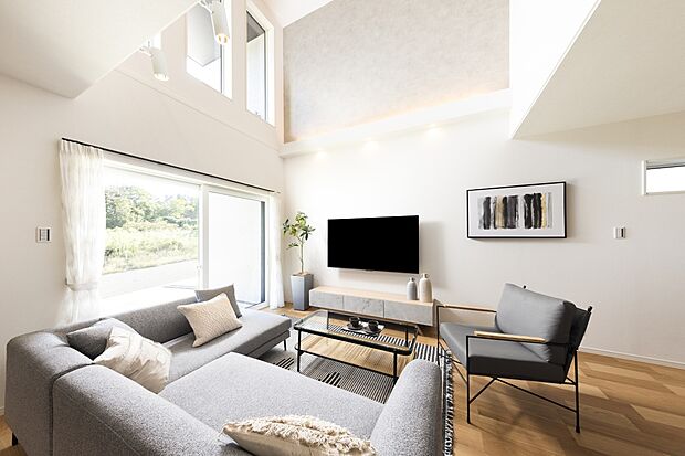 【開放感溢れる吹抜け】家族の集いの場でもあるリビングに、窮屈な印象を持たせません。
外断熱「Kurumu」のおかげで、余計なドアや仕切りを必要とせず
家族のコミュニケーションを阻むものを必要としません。