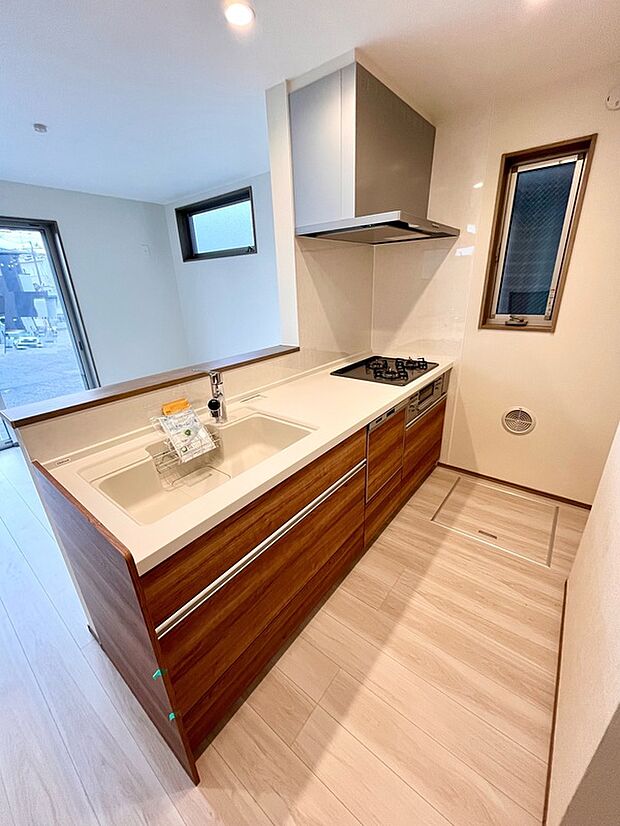 対面のシステムキッチン