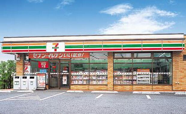 セブンイレブン(約240m)