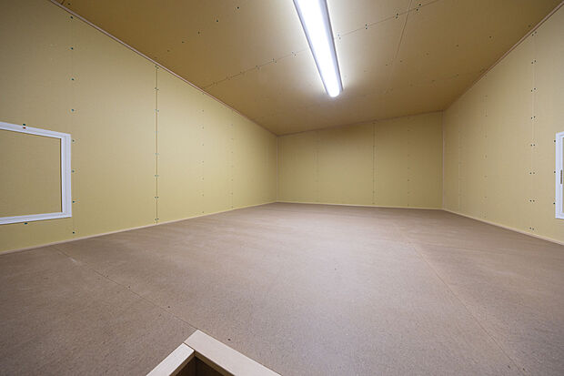 【5号地モデルハウス】小屋裏収納は、6帖の広々空間設計。