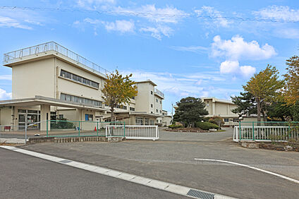 木更津市立金田中学校 現地から1280m。(徒歩16分。)