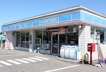 ローソン三木府内町店 588ｍ(徒歩8分)