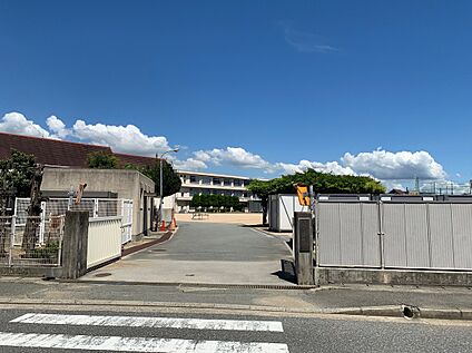 広畑第二小学校 770ｍ(徒歩10分)