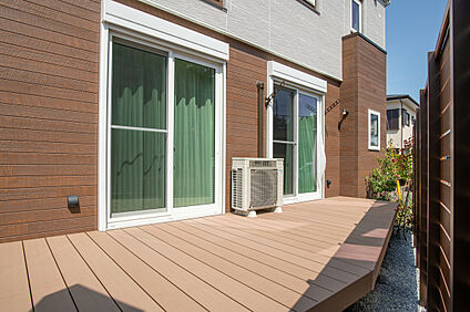 1F ウッドデッキ