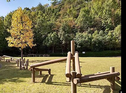 モクレン公園 250m(徒歩４分)