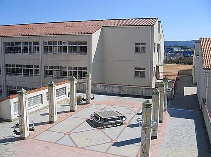 鹿の子台小学校 1100ｍ(徒歩16分)