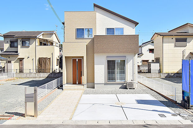 ナチュラルな雰囲気のぬくもりある外観デザイン(10号地モデルハウス)