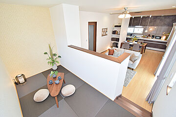 【ヤング開発】ローズビレッジ山電網干駅前 III 外観