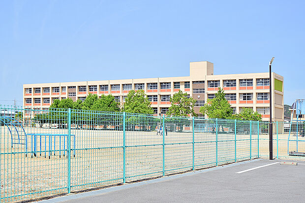 市立東神吉南小学校（約1,030m）