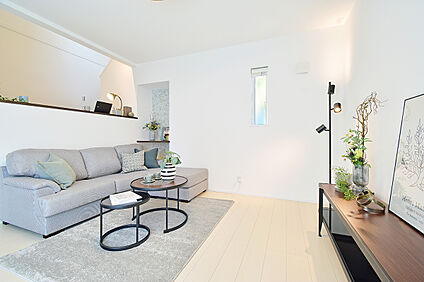 テレワークスペースとつながる、広がりあるリビング