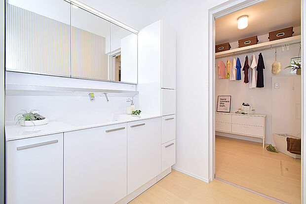 【収納も充実の、ワイドな洗面ドレッサー】(11号地 モデルハウス)