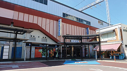 西鉄天神大牟田線「高宮」駅 2500m(車で約4分)