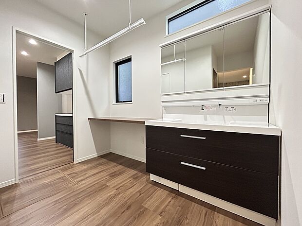 【洗面家電コーナー】【1号地】キッチン横に洗面・家事コーナーがあるので家事動線がスムーズです。