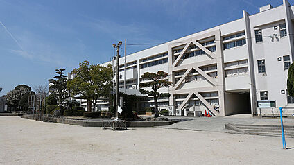 志免町立「志免東」小学校 600ｍ(徒歩約8分)