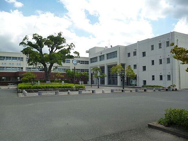 太宰府市立「太宰府西」中学校(約80m)