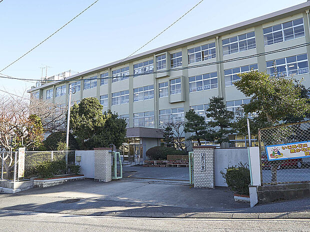 福岡市立「南片江」小学校(約830m)