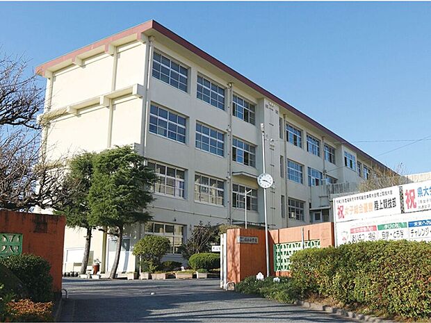 福岡市立「梅林」中学校(約1,550m)