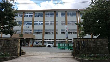 福岡市立「城南」中学校 1350m