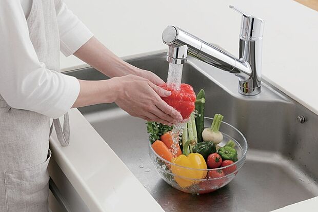 【蛇口一体型洗浄機クローレ】専用のカートリッジを入れてボタン1つで浄水に切り替えられる優れものです。（※画像はイメージ）
