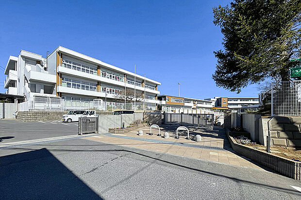 柏市立土小学校（現地より徒歩9分）