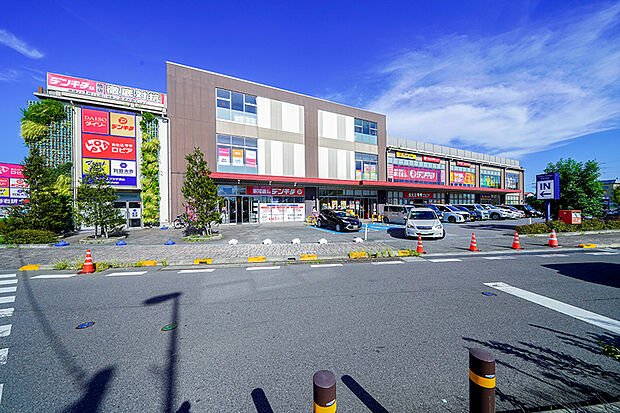アクロスプラザ流山店（現地より徒歩10分）