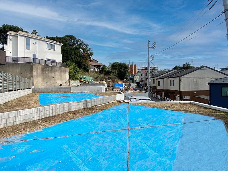 閑静な住宅街、明るい南道路に誕生した全8棟の分譲地。全棟ZEH水準省エネ住宅相当+セミオーダー住宅！（土地売り可能、別途お問い合わせください）