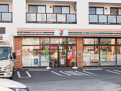 セブン-イレブン 横浜田奈駅東店 500m