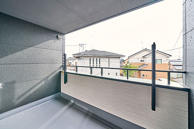 【【インナーバルコニー】】天候に左右されにくいので、洗濯物を干したままでも安心して外出することが出来ます。※号棟により採用状況が異なります。※写真はイメージです。