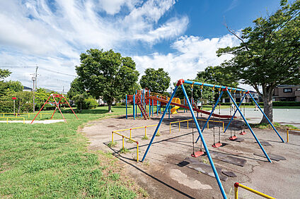 新栄中央公園（現地より徒歩4分） 約310m