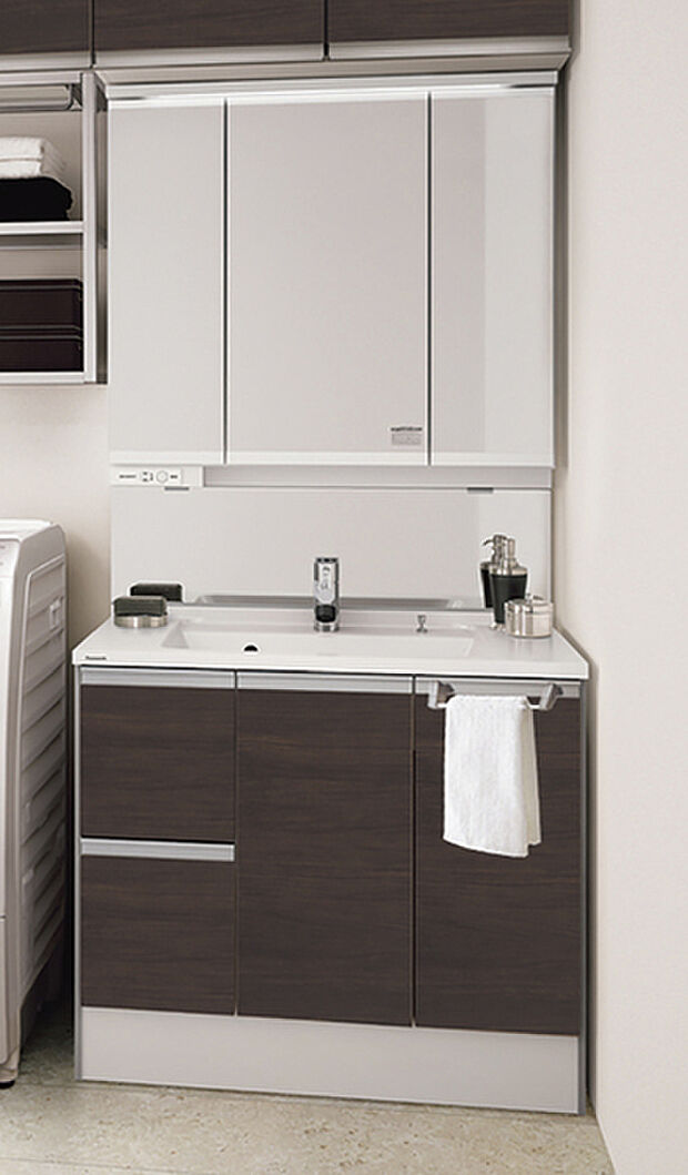 【【洗面化粧台/Panasonicシーライン】】洗練されたデザインと、大人も子どもも使いやすい機能性を併せ持ち、お手入れもしやすいパナソニックの化粧洗面台を採用しました。※写真はイメージです。