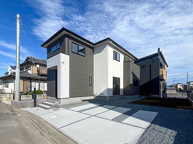 【岡第11期　現地外観】
建物完成しました。内観もご覧いただけます！※令和7年11月時点